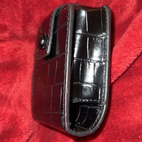 Black Croc vegan leather lipstick case with mirror - Picture 5 of 7